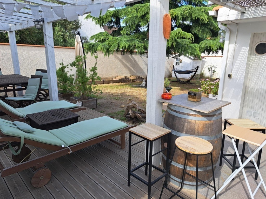 Terrasse arrière exposée est