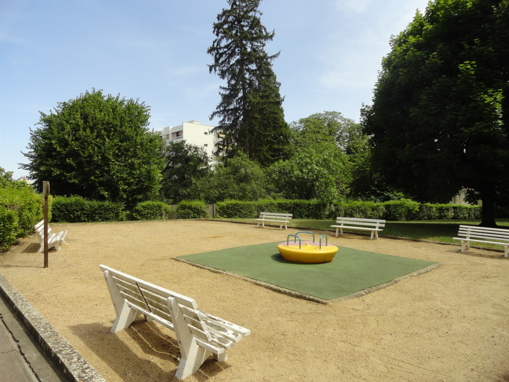 the residence's park