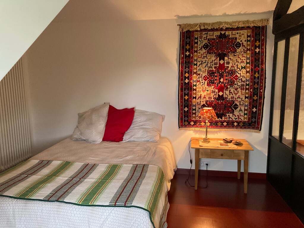 2nd floor guest room