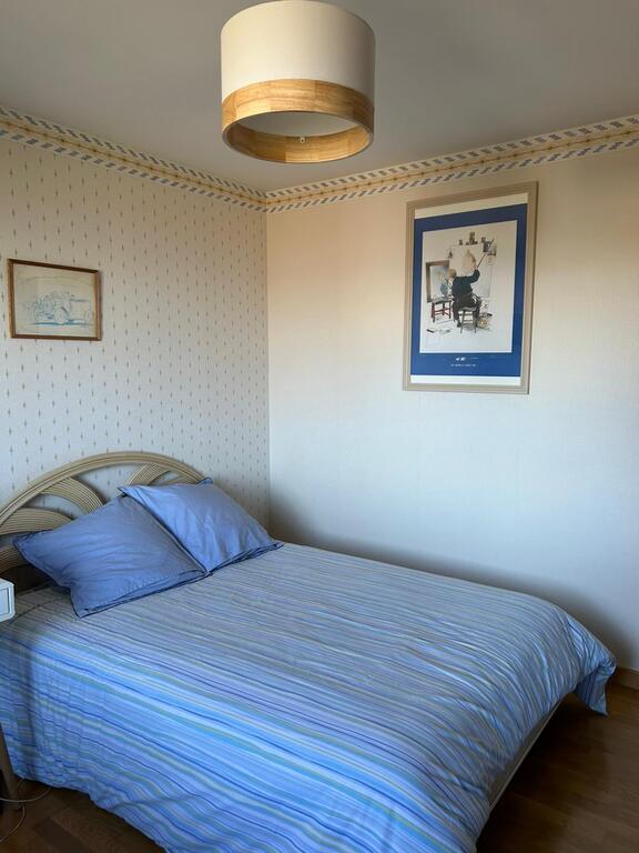 Chambre 2 (Lit double 140 cm)