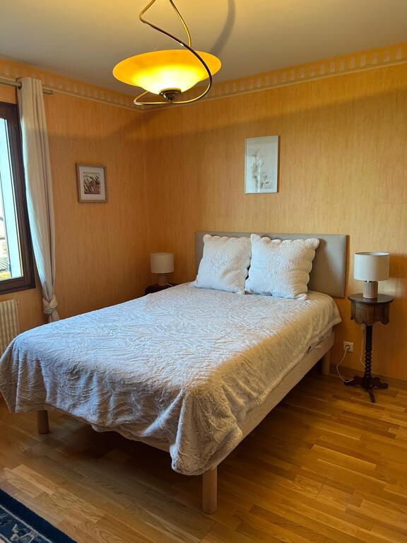 Chambre 3 (Lit double 140 cm)