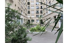 La cours de l’immeuble
