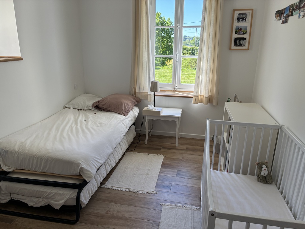 Chambre rdc: 2 lits gigognes 90