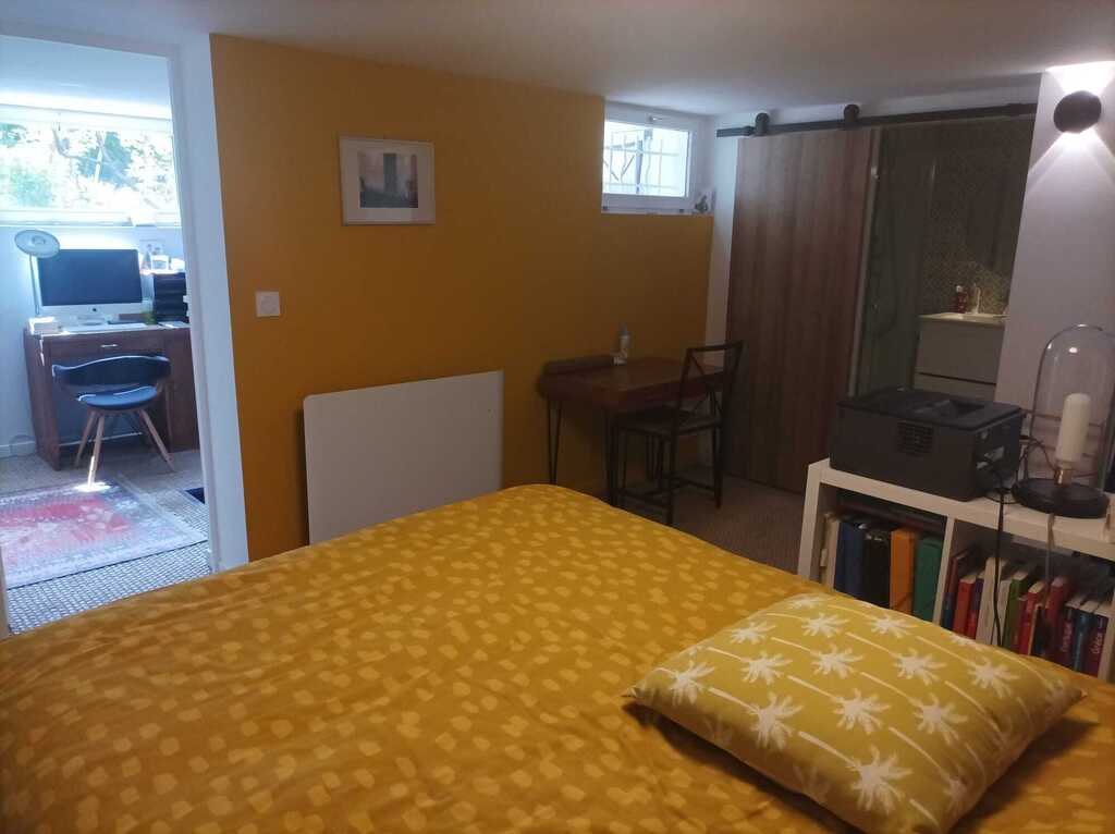 Chambre 3 vers le bureau