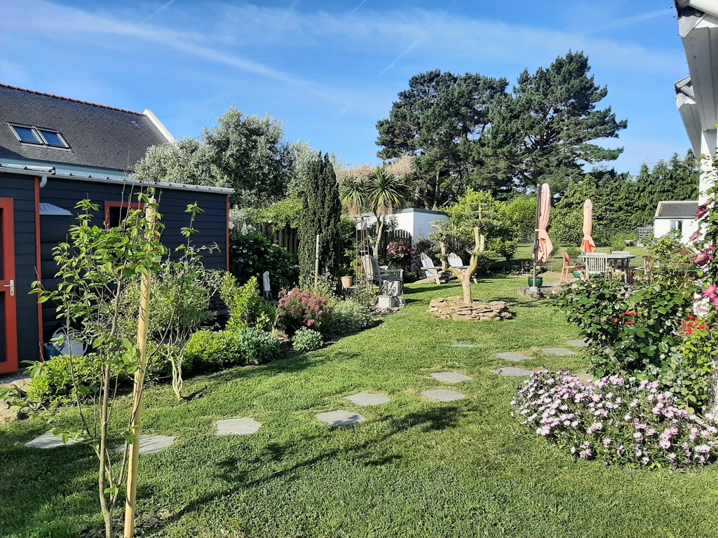 le jardin à l'arrière