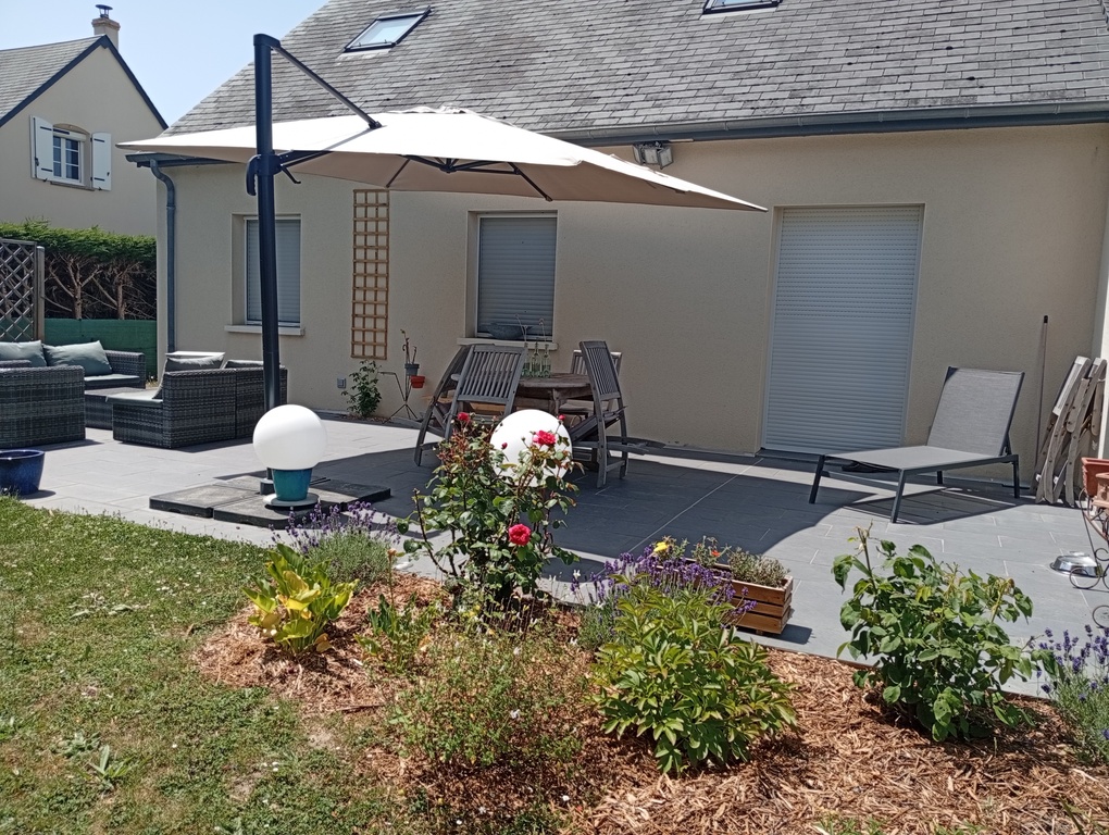 Jardin et terrasse.