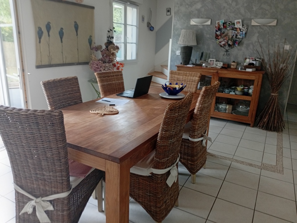Salle à manger.