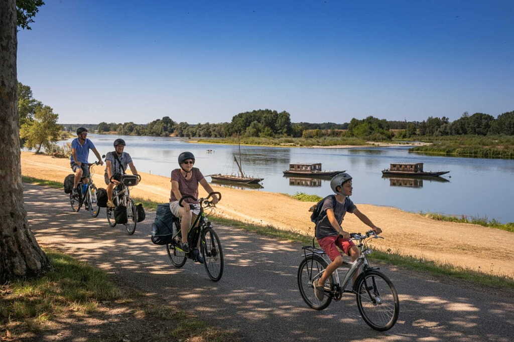 La Loire à vélo, itinéraire qui longe le fleuve sur 900 km.