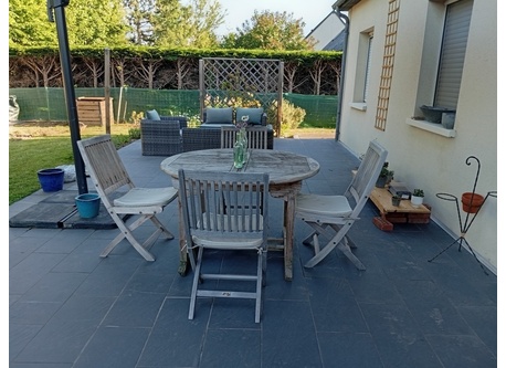 coin repas sur la terrasse