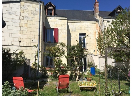 La maison vue du jardin
