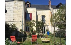 La maison vue du jardin