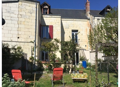 La maison vue du jardin