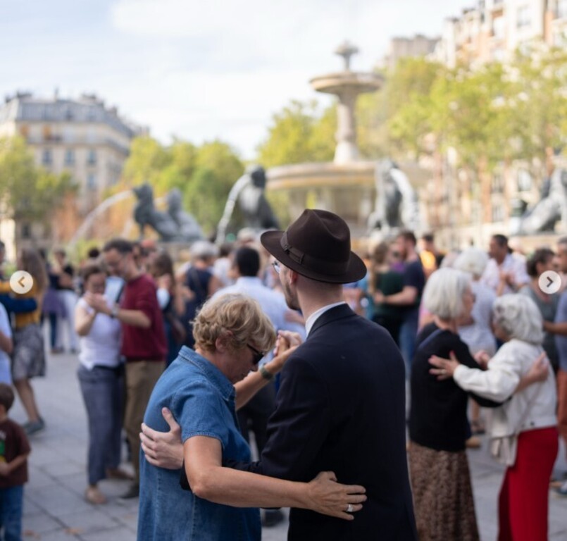Public Dance at place Félix Éboué 