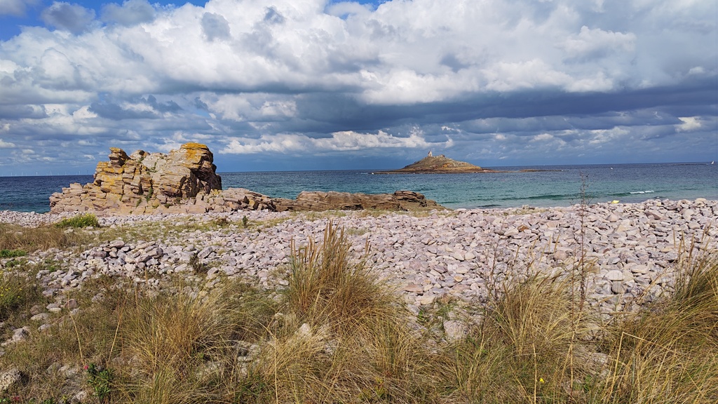 Îlot St Michel sur la plage St Michel (A 3mn de voiture)