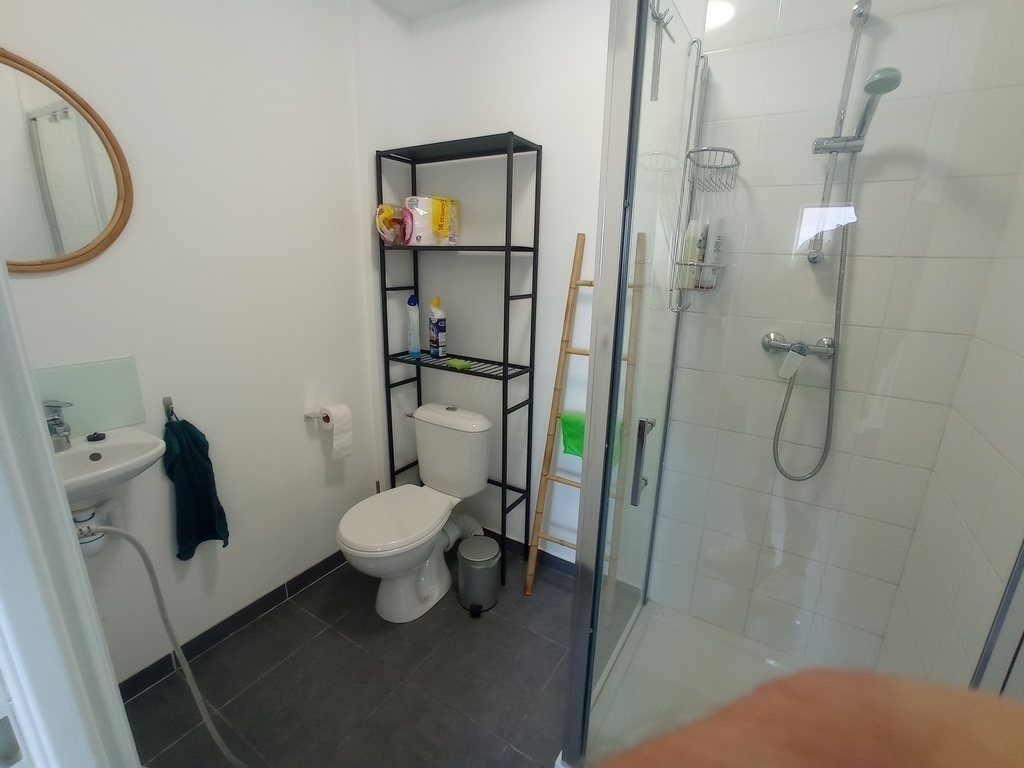 Shower / douche  wc