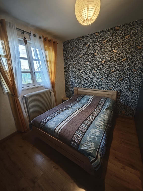 Adult bedroom 2