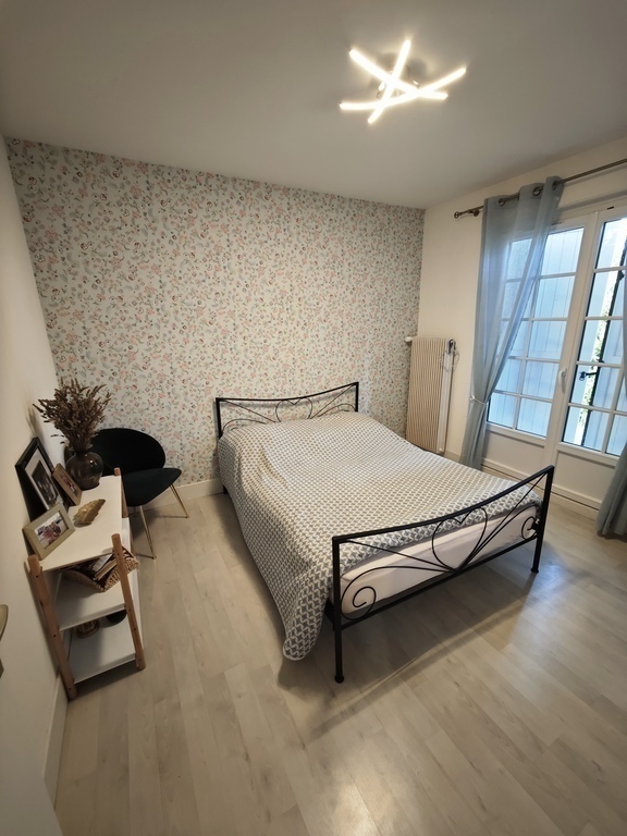 Adult bedroom 1 with private bathroom