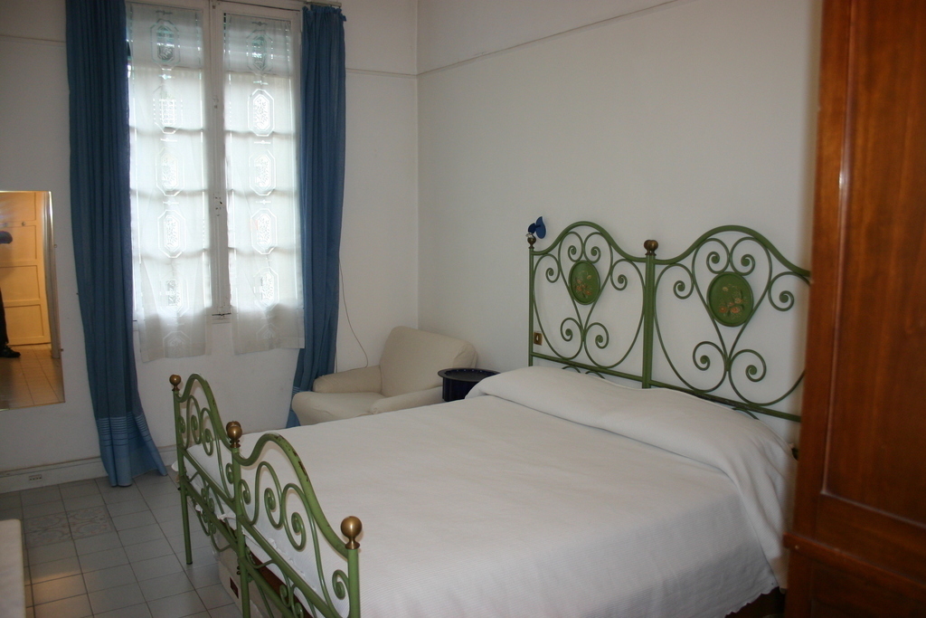 camera da letto principale matrimoniale, ma si possono anche dividere i due letti.