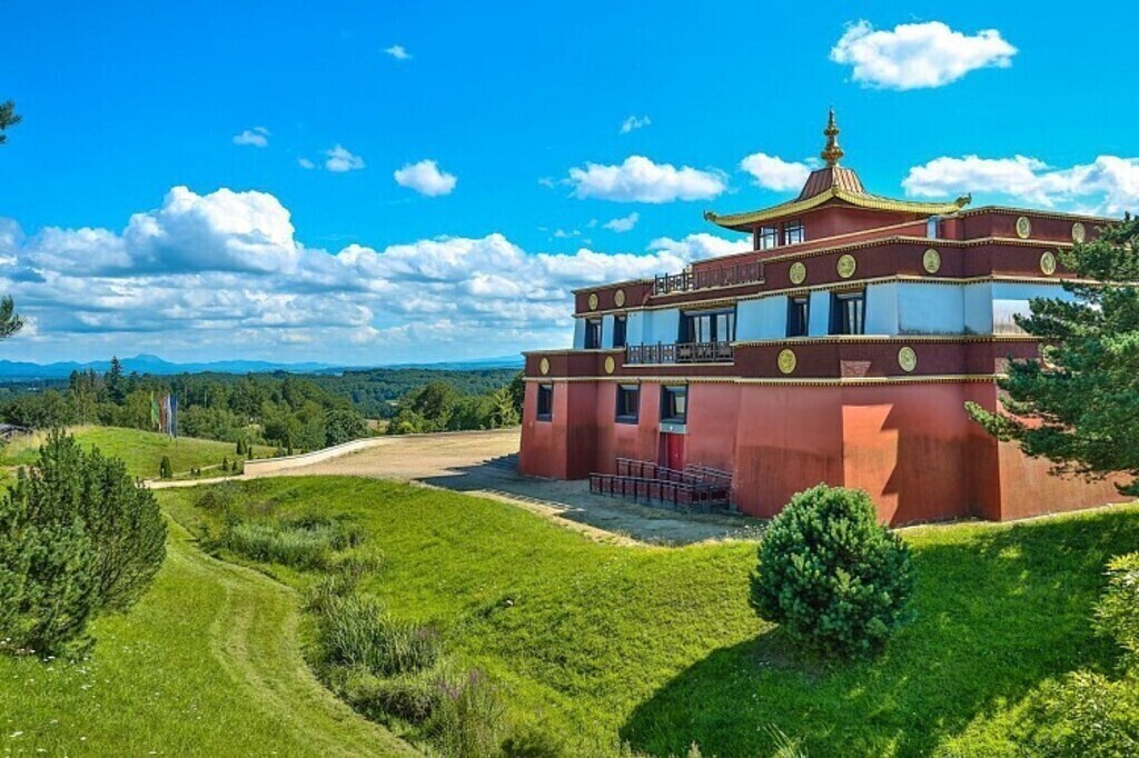 Buddhist temple 5 minutes from the house