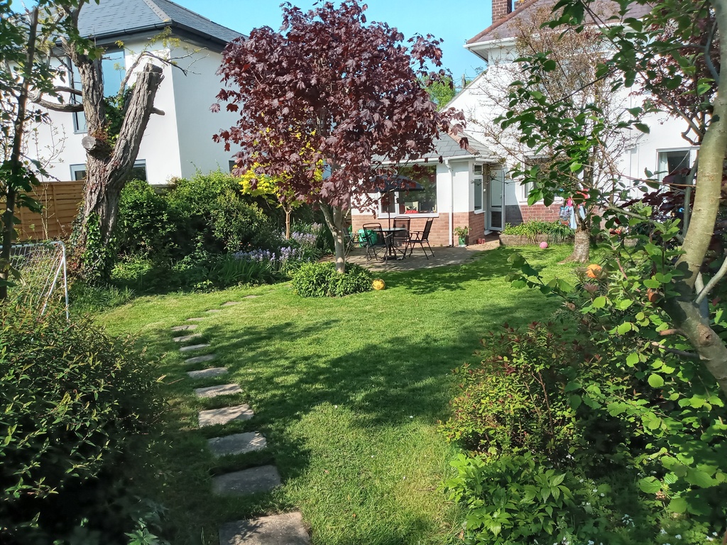 Large Garden with football goal 