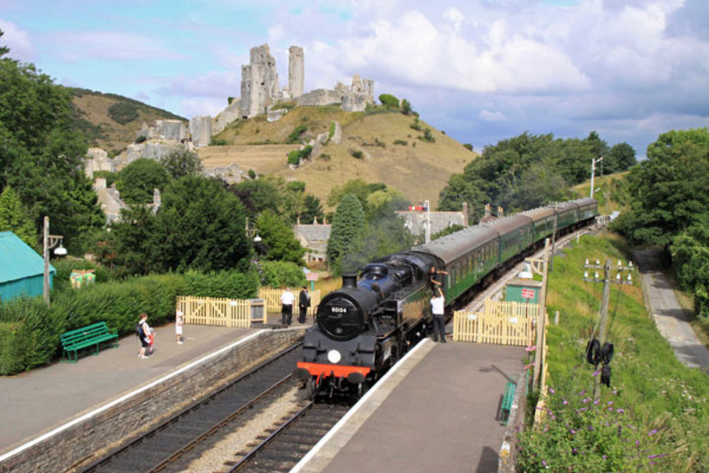 Corfe Castle and steam engine. 60min drive.