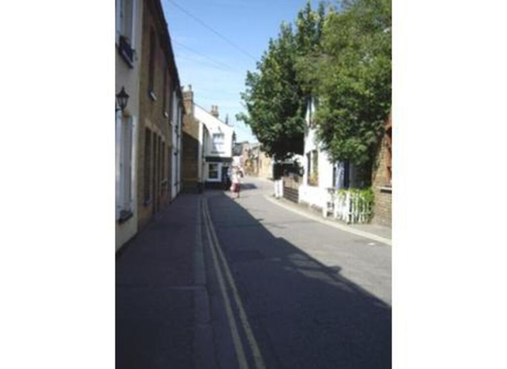 Leigh has a lovely historical old town where the local fishermen are based and you can buy fresh fish and seafood. Only a few...