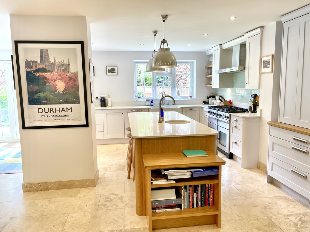 Kitchen, with Nespresso machine, electric coffee grinder, American fridge-freezer, large oven and hob, microwave, TV, etc. 