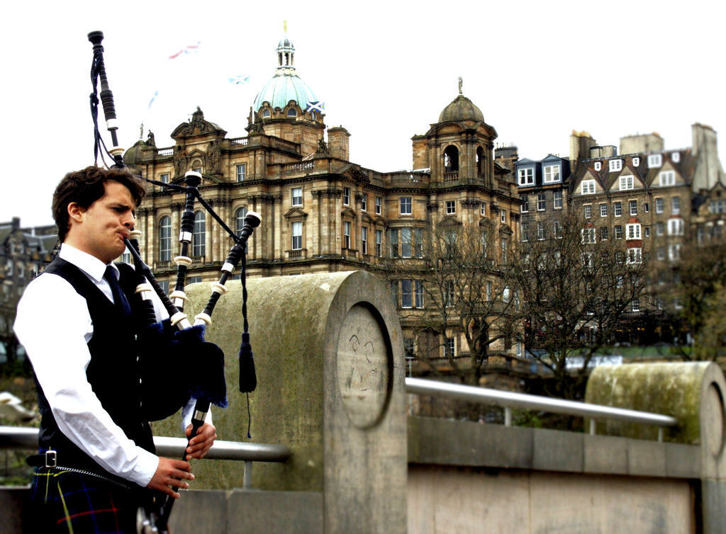 Scottish piper