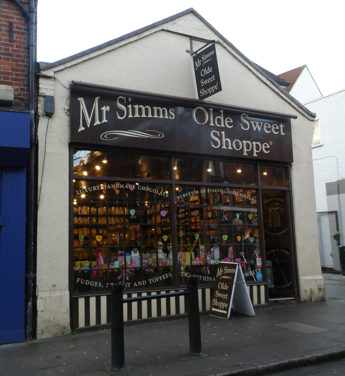 One of the many tempting shops in B/S