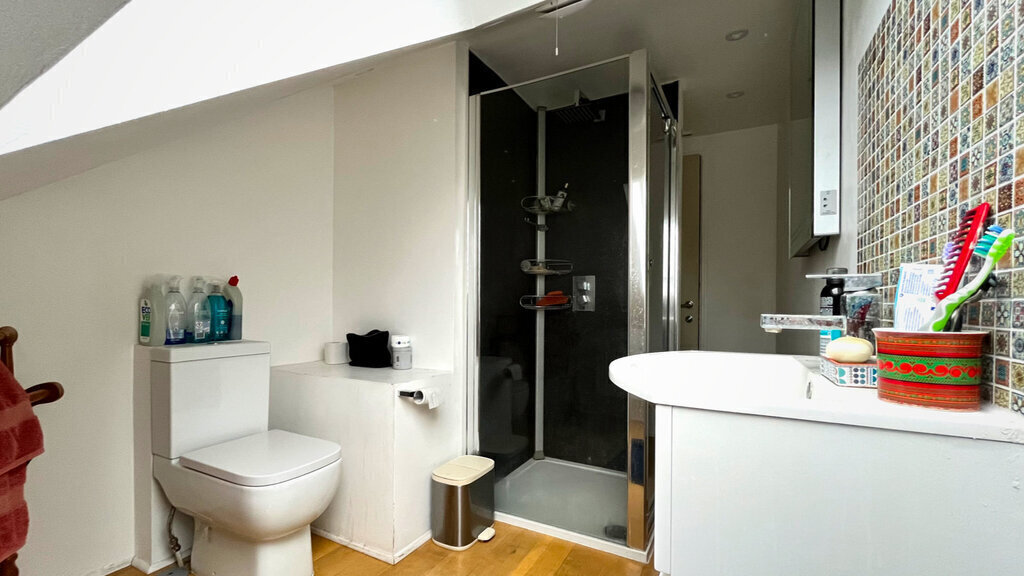 Loft toilet and shower room added in 2020.