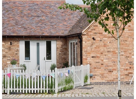 Beautiful cottage with private courtyard garden