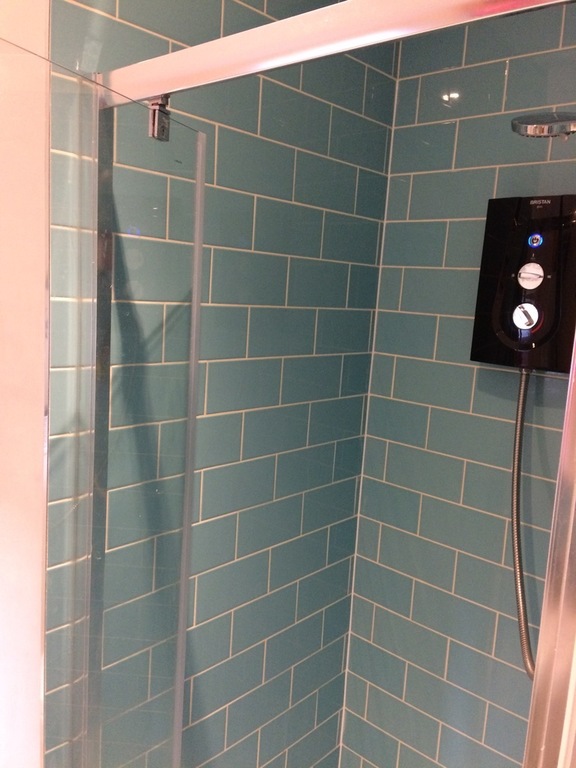 Shower in the en-suite bathroom to the 2nd floor bedroom