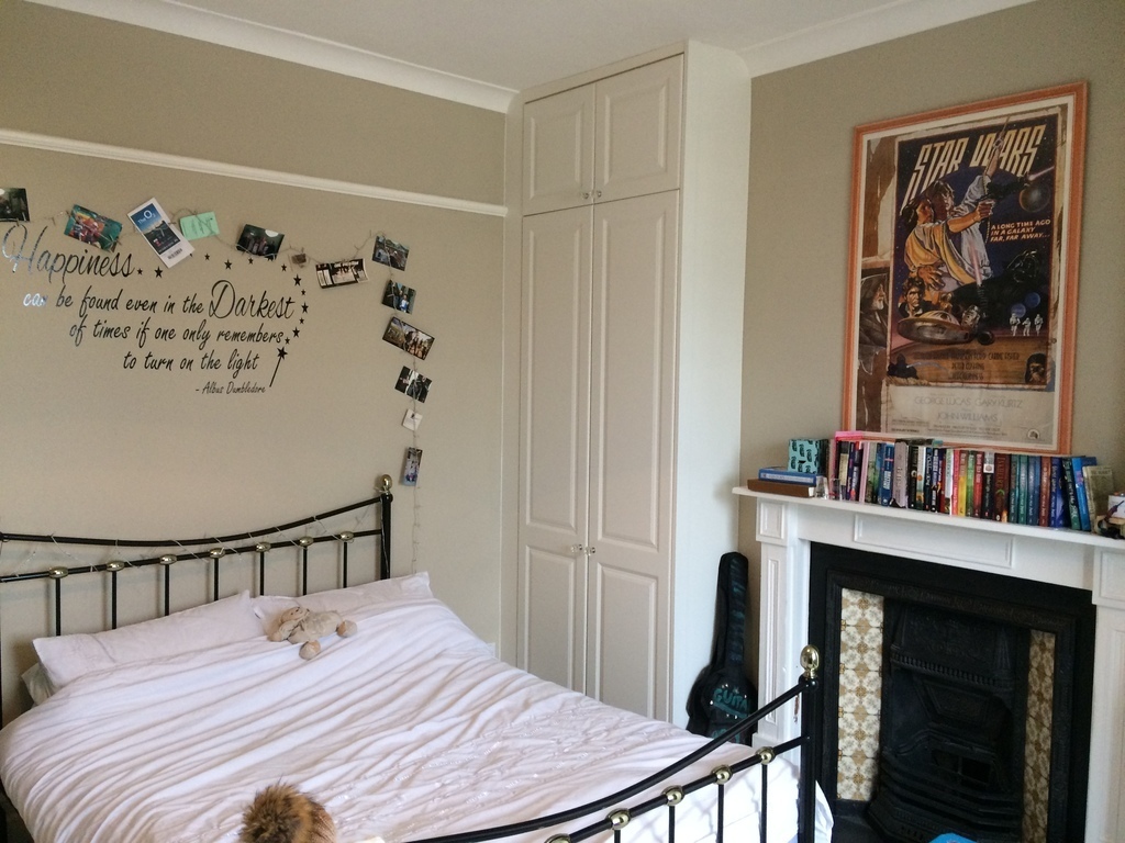 Large double bedroom at the front (first floor) - beautiful and with original fireplace