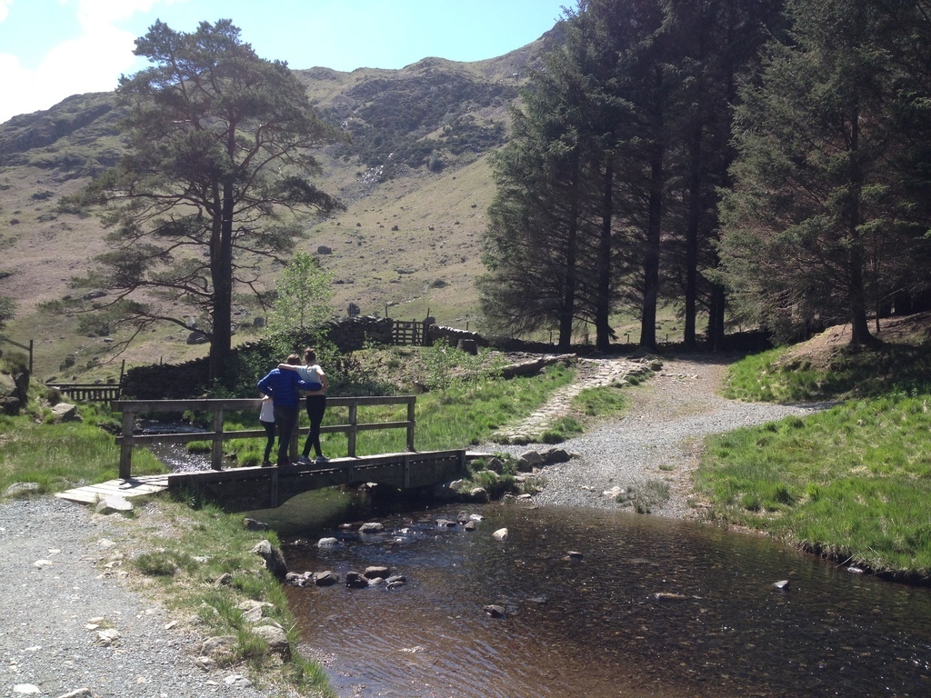 Family enjoying the footpath at Blea Tarn in Langdale (a 40 min drive) 