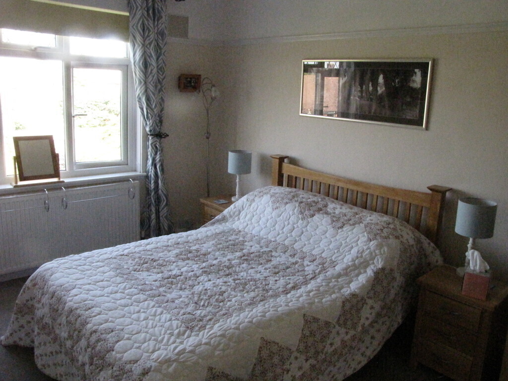 Back bedroom with double bed