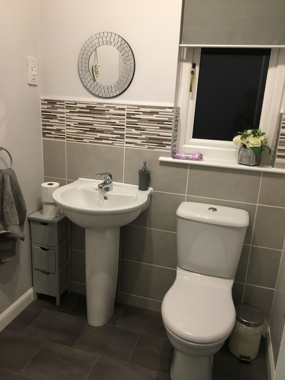 en-suite shower room