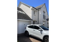 Modern home in quiet estate