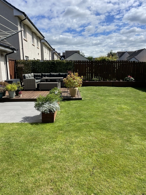 Garden - sun from 9am to 7pm