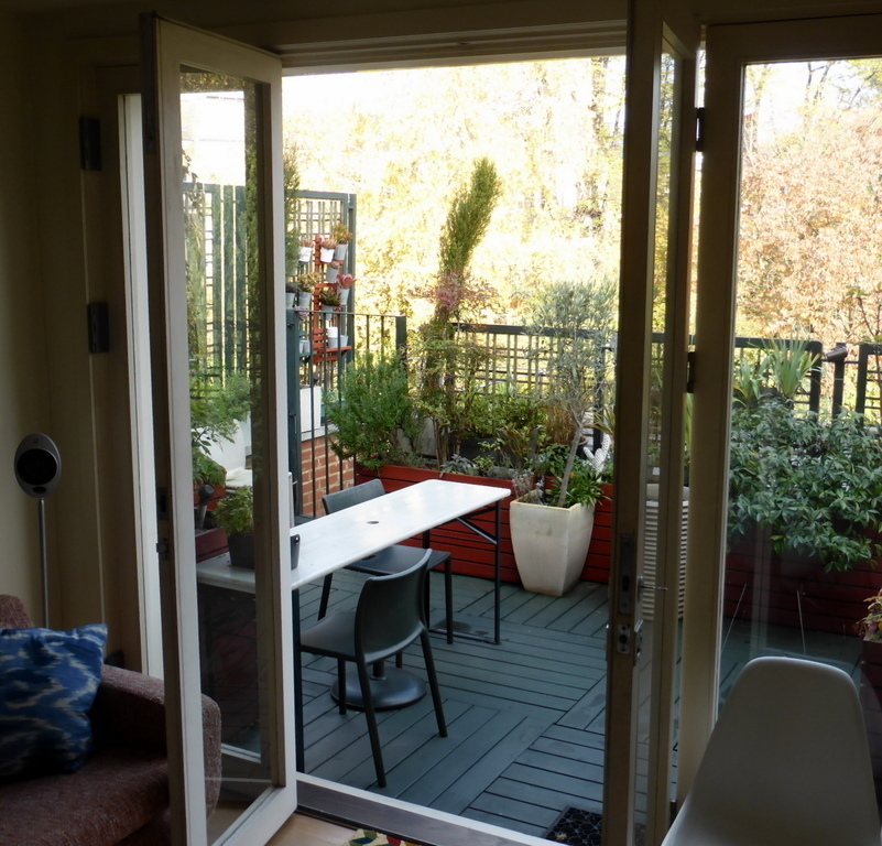 Folding doors to private roof terrace