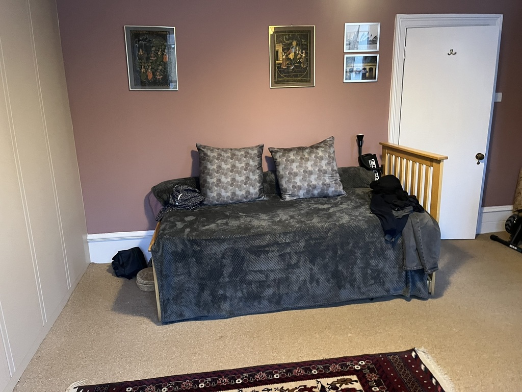 First floor lounge/4th bedroom with 2 single pull out beds