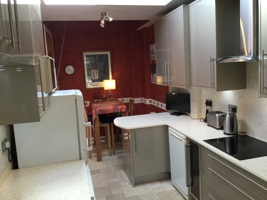 Kitchen with breakfast table