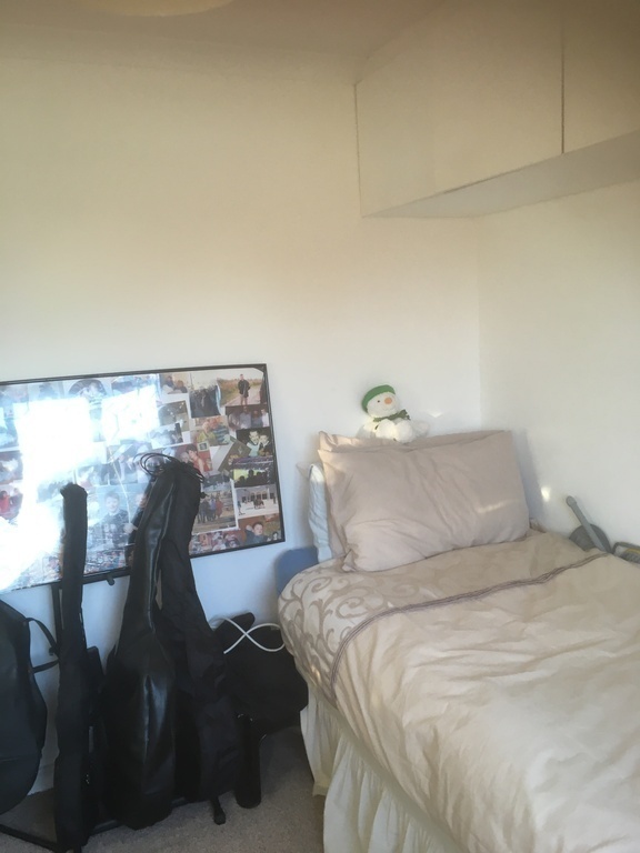 4th bedroom with single bed