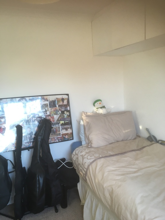 4th bedroom with single bed