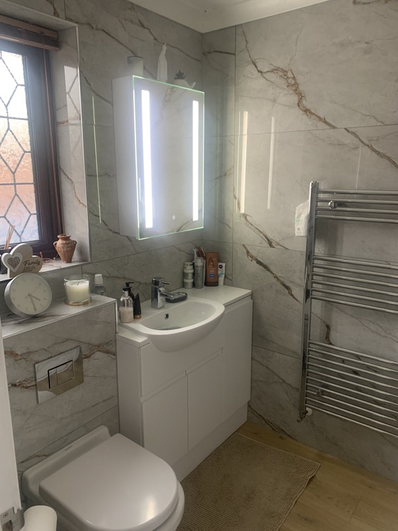 Main bathroom