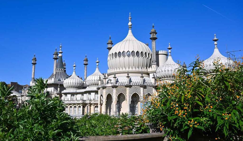 Historic Brighton Pavillion a 10 minute walk away