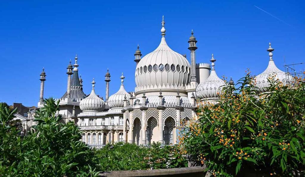 Historic Brighton Pavillion a 10 minute walk away