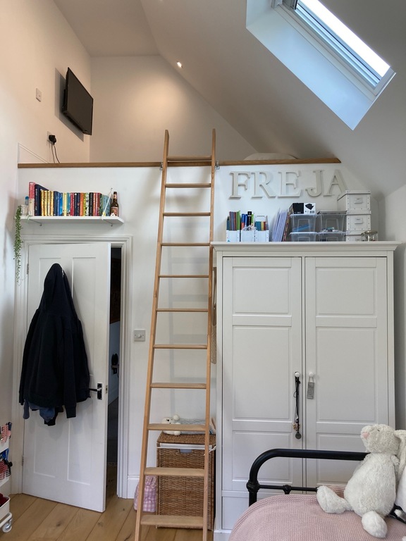 Bedroom 3 - Cosy mezzanine TV area