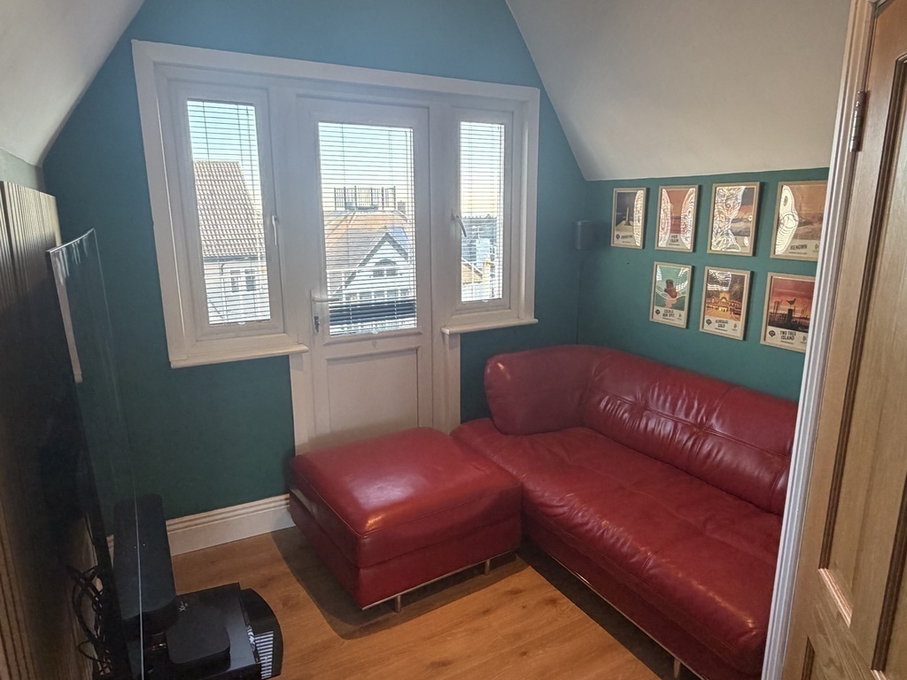 Master bedroom TV snug