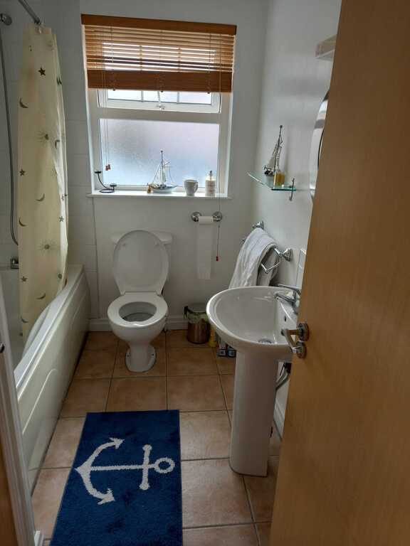 Main bathroom