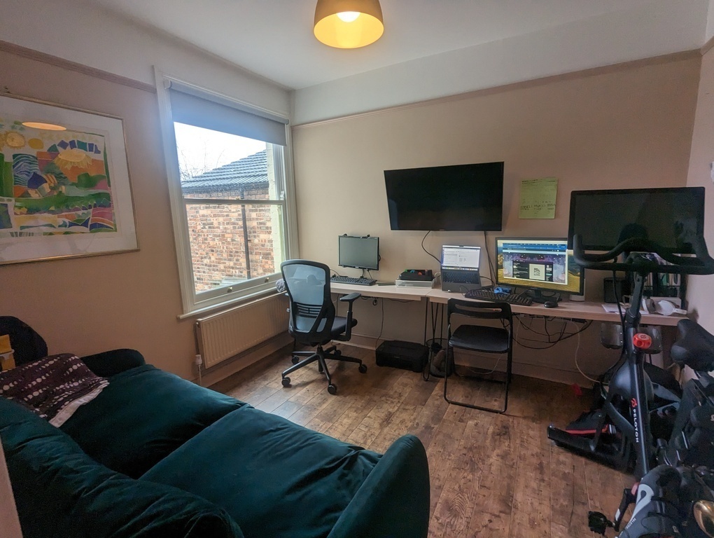 Office (with sofa bed)